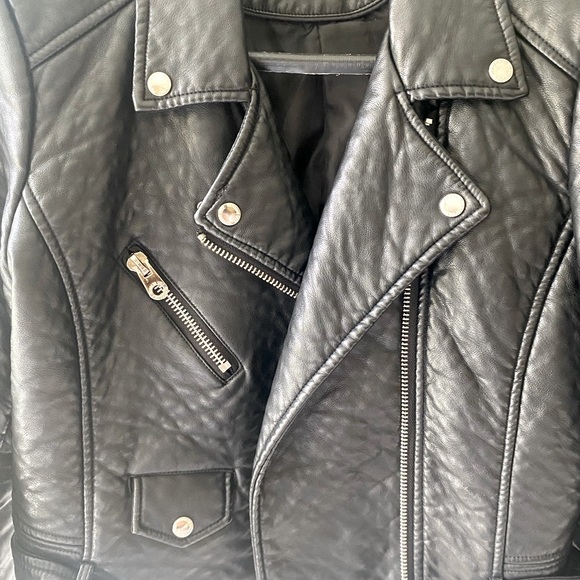Cropped Vegan 🌱 Leather Moto Jacket - Picture 5 of 6